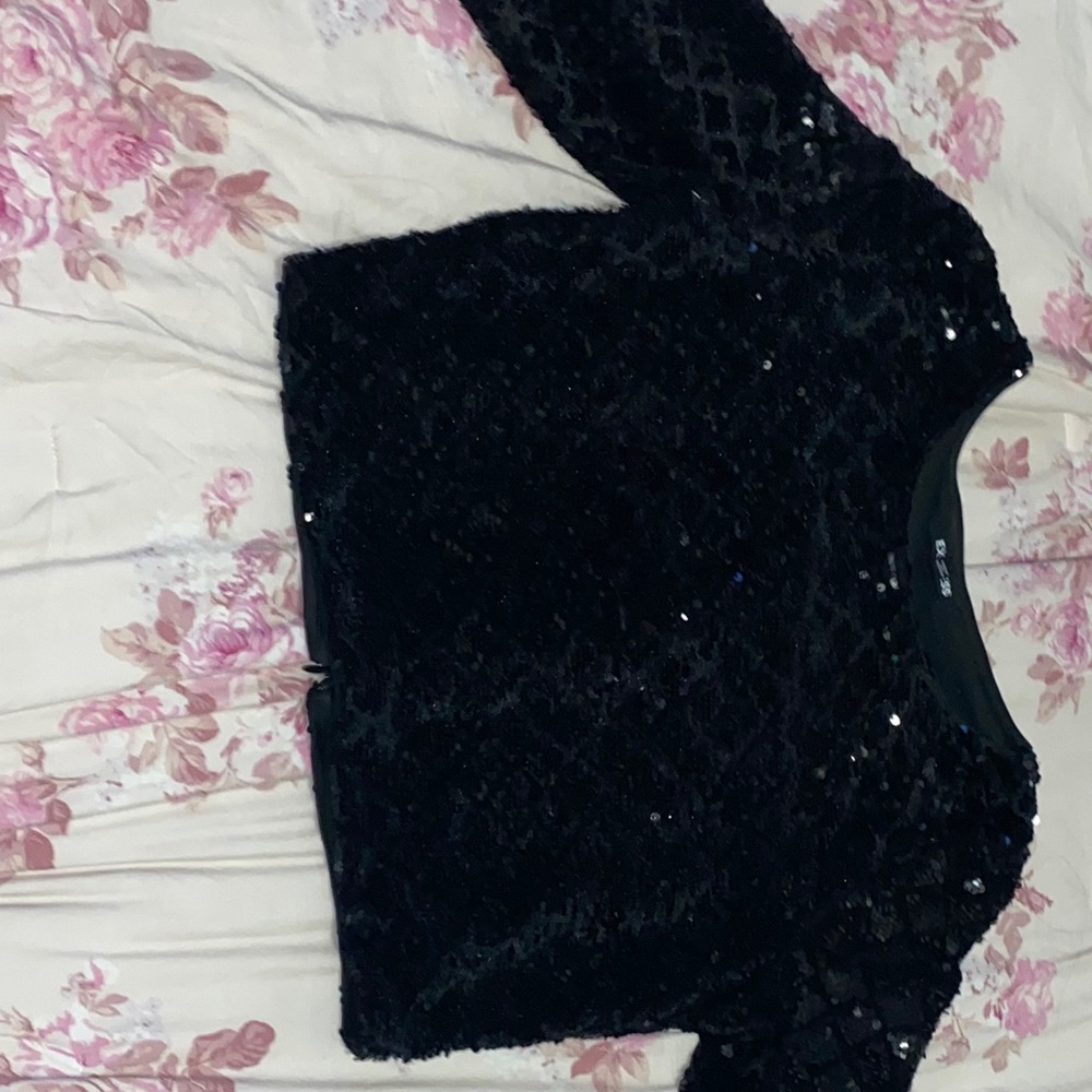 Cute crop top for the holidays lady’s !